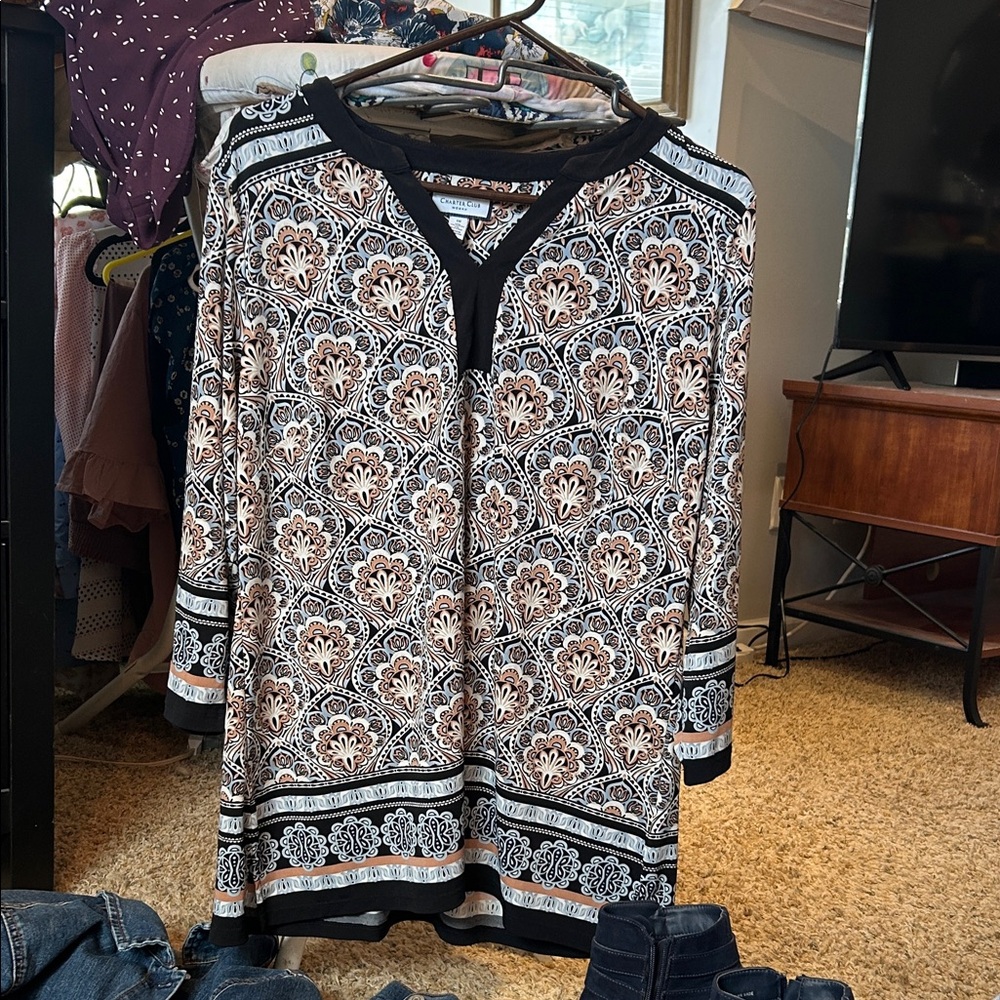 Charter Club Woman Black and White Floral Tunic with side splits